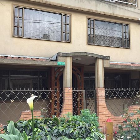 Casa Familiar Apartment โบโกตา ภายนอก รูปภาพ