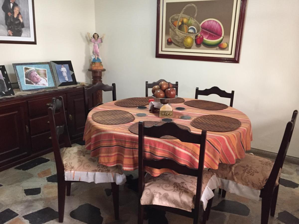 Casa Familiar Apartment โบโกตา ภายนอก รูปภาพ