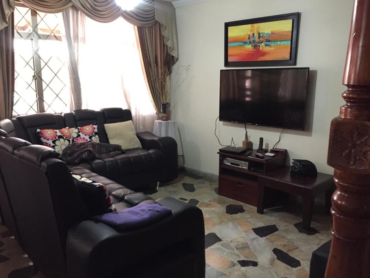 Casa Familiar Apartment โบโกตา ภายนอก รูปภาพ